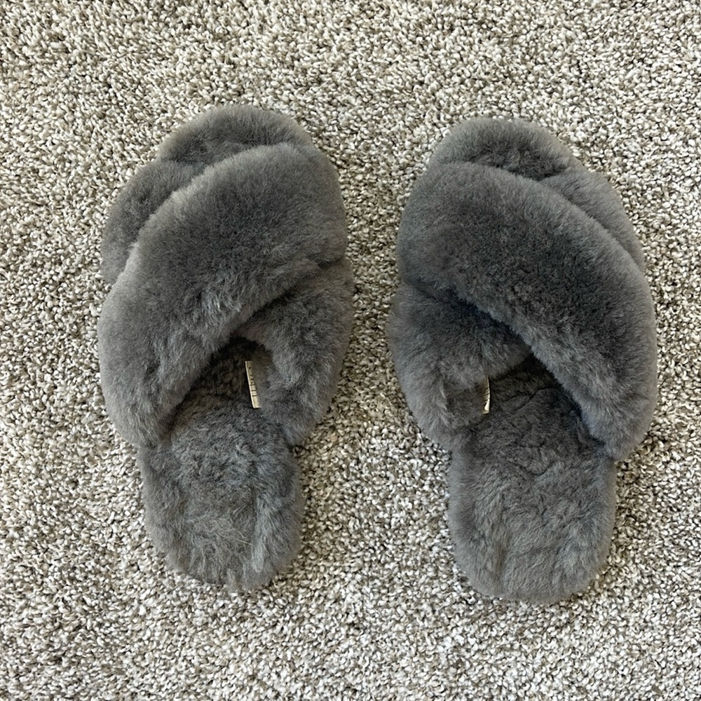 Emu Australia Mayberry crossover slipper in charcoal